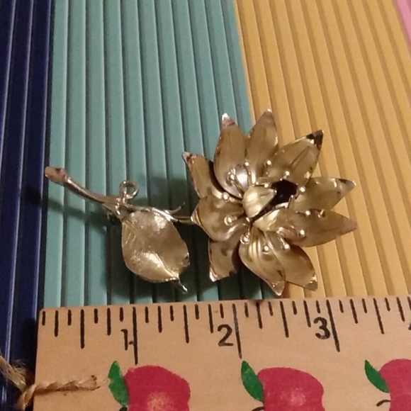 Large vintage flower pin brooch - Picture 3 of 4
